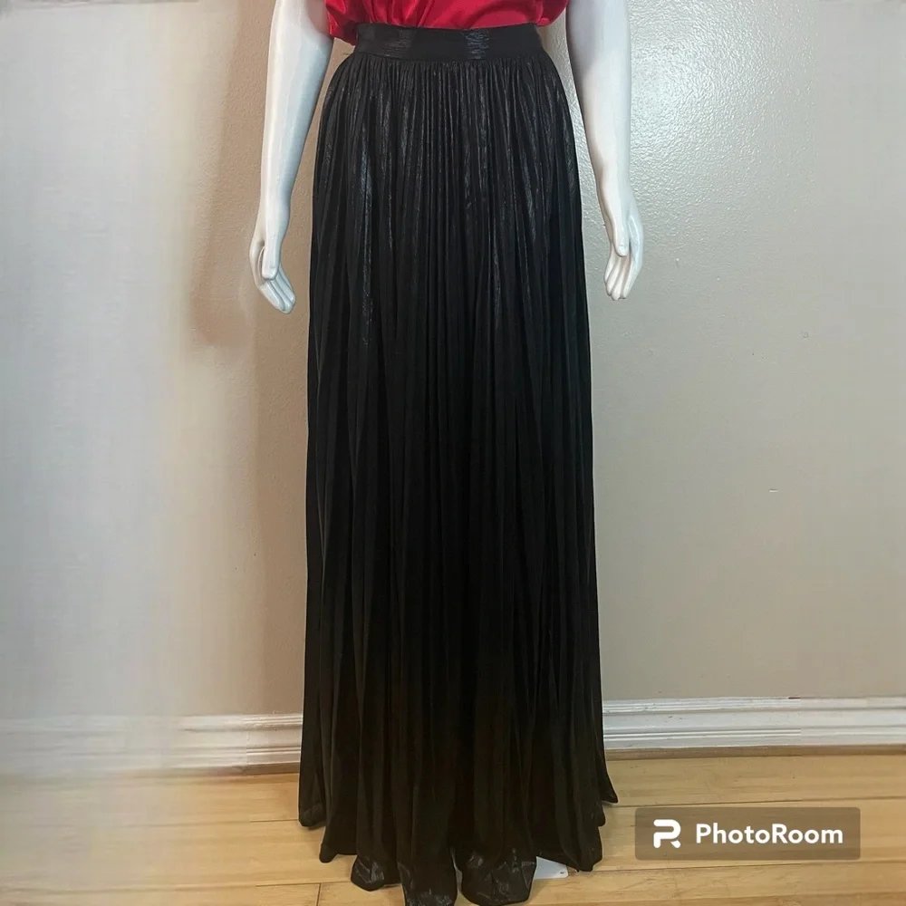 Metallic black pleated evening maxi skirt with high side slit - Picture 1 of 9